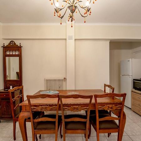 Evie'S Cozy Apartment Atene Esterno foto